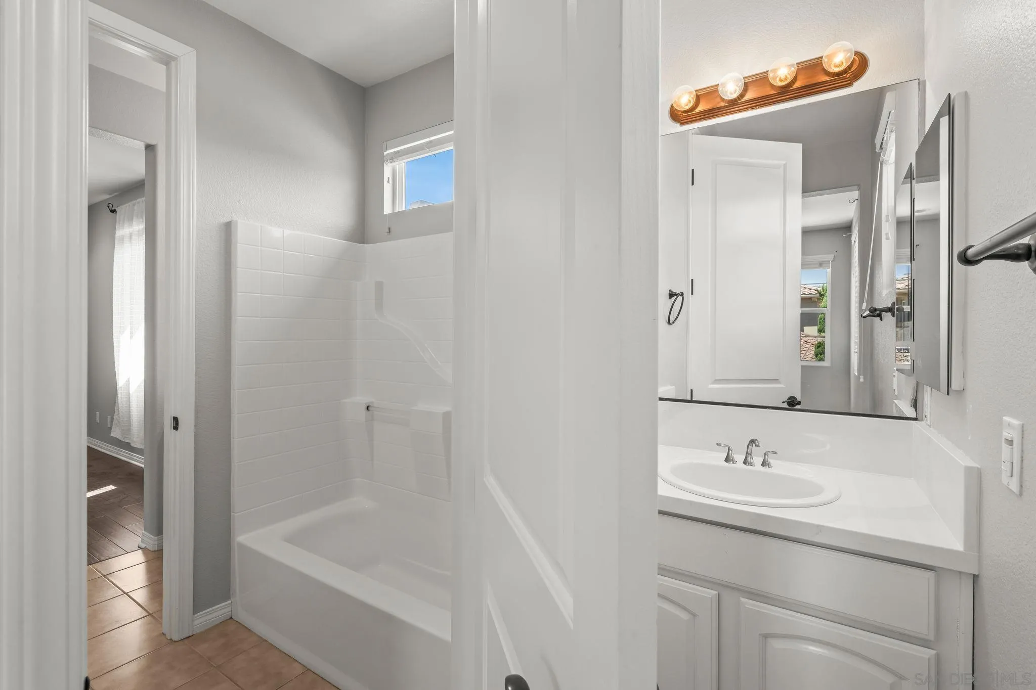 https://cdn.realtyfeed.com/cdn/127/260012421/aa78b4a7df8ba99e116b7ee20d03e075.webp