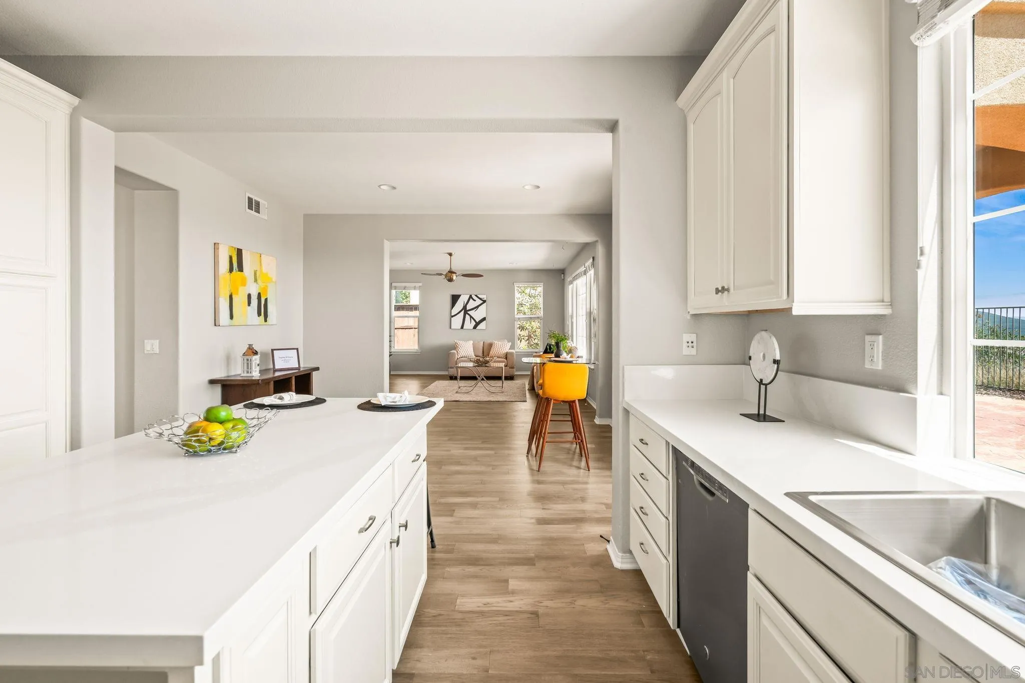 https://cdn.realtyfeed.com/cdn/127/260012421/df0c0308e1b70ee18a63e26e385d01b9.webp