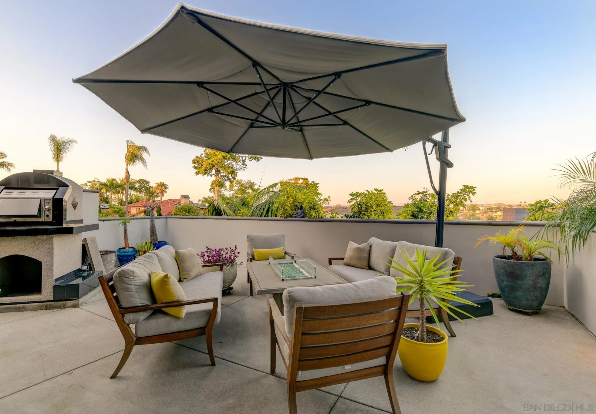 https://cdn.realtyfeed.com/cdn/127/260012423/47522d2f7323117f55b14ab4fd0ee600.webp