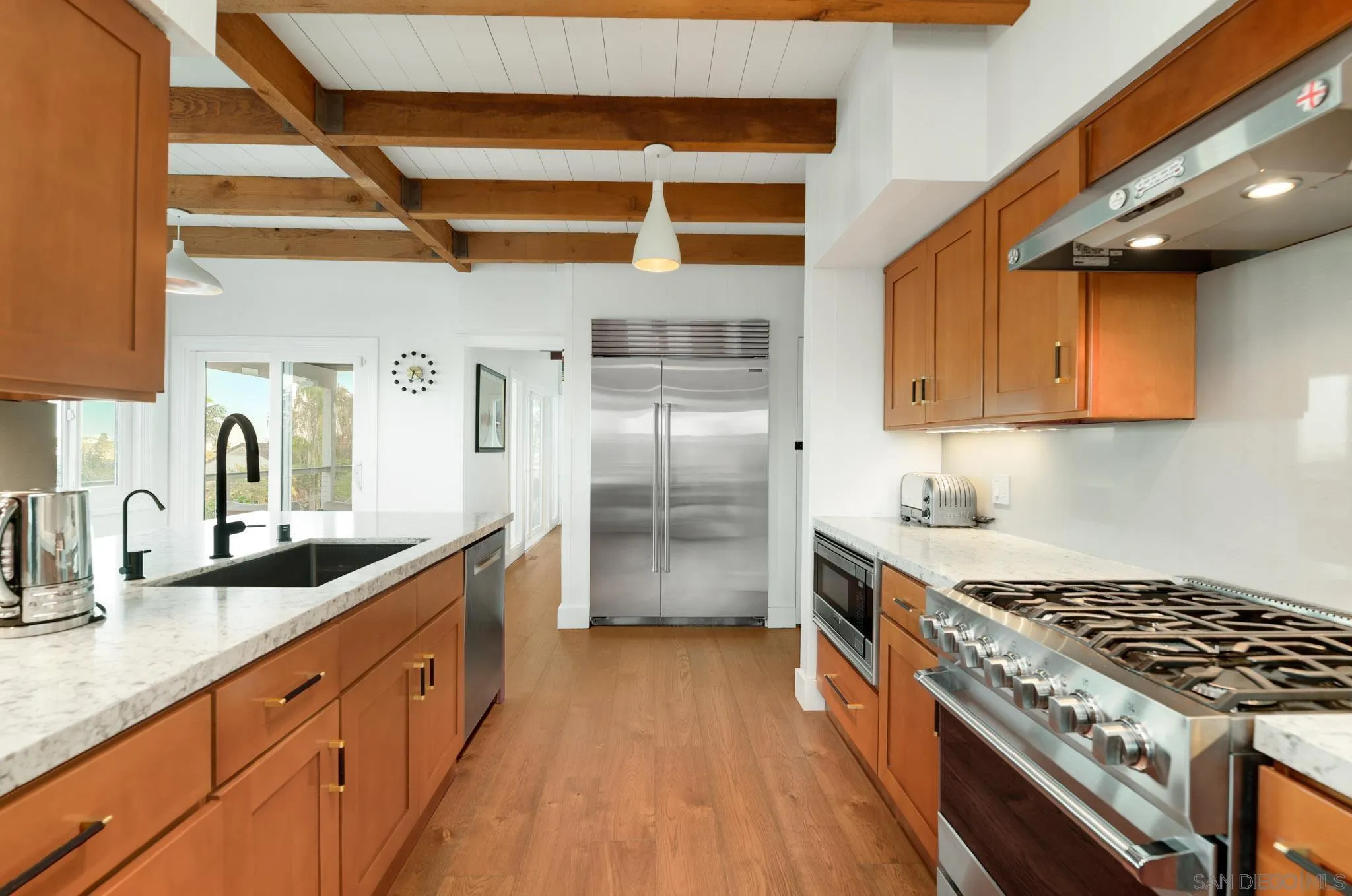 https://cdn.realtyfeed.com/cdn/127/260012423/abc0759da2dc9403961bc83a6169a648.webp