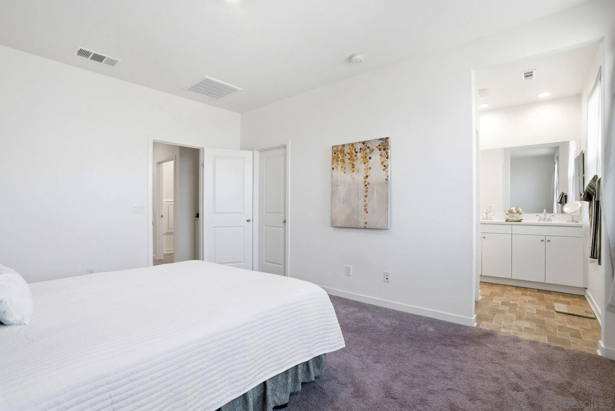 Photo #11: 260012424 Listing: Photo #11