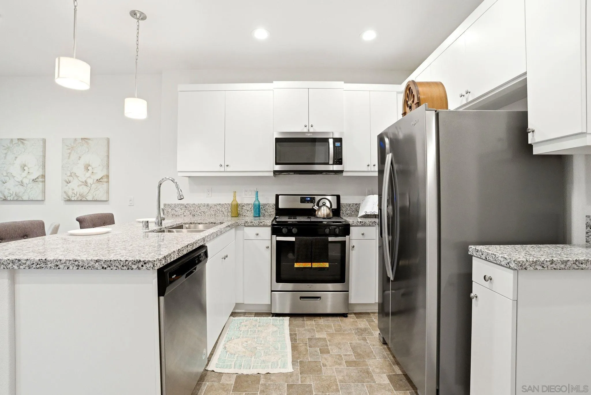 Photo #6: 260012424 Listing: Photo #6