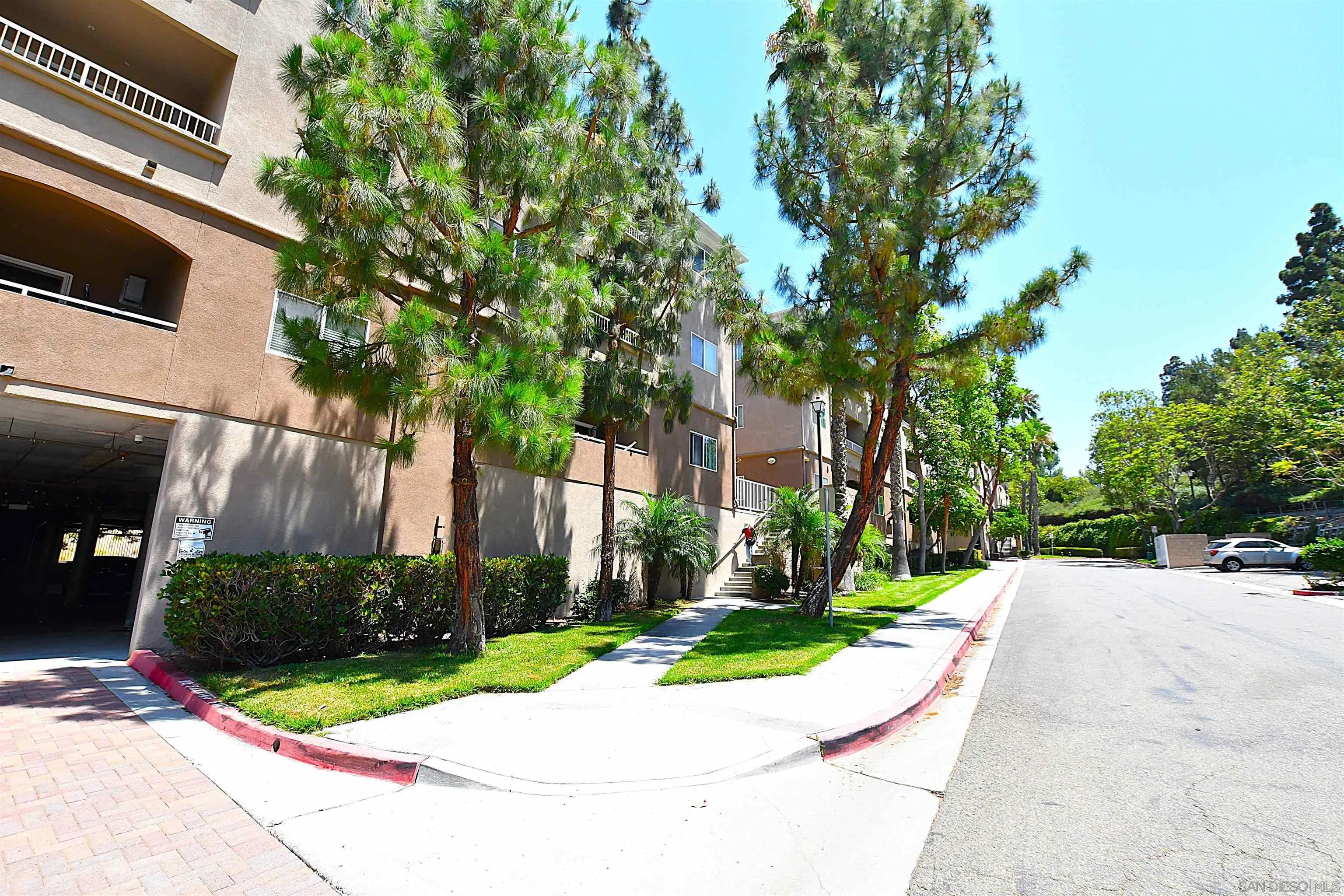 Photo #36: 260012426 Listing: Photo #36