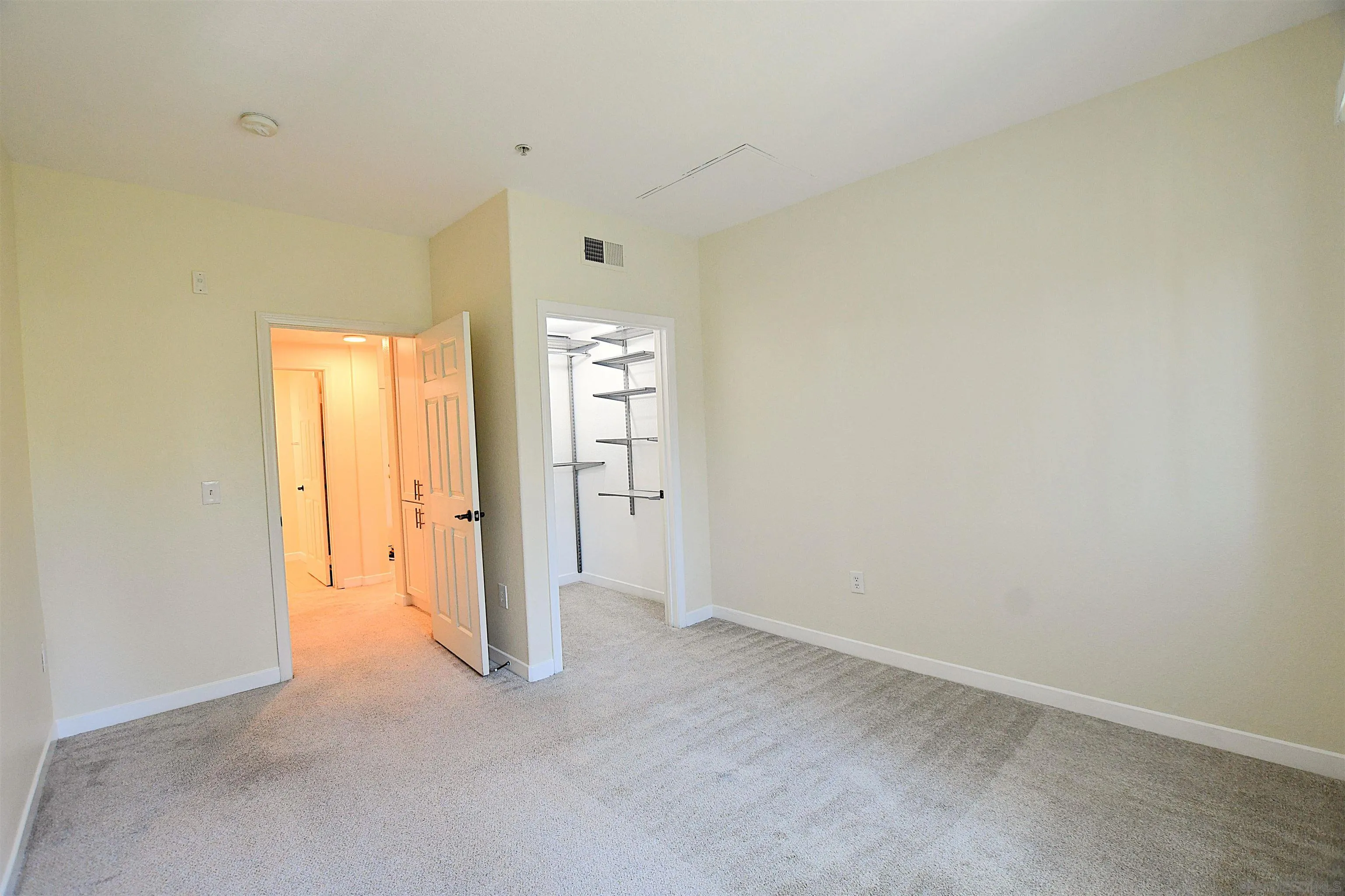 https://cdn.realtyfeed.com/cdn/127/260012426/163426309b58ddfcece30a29f19267e9.webp