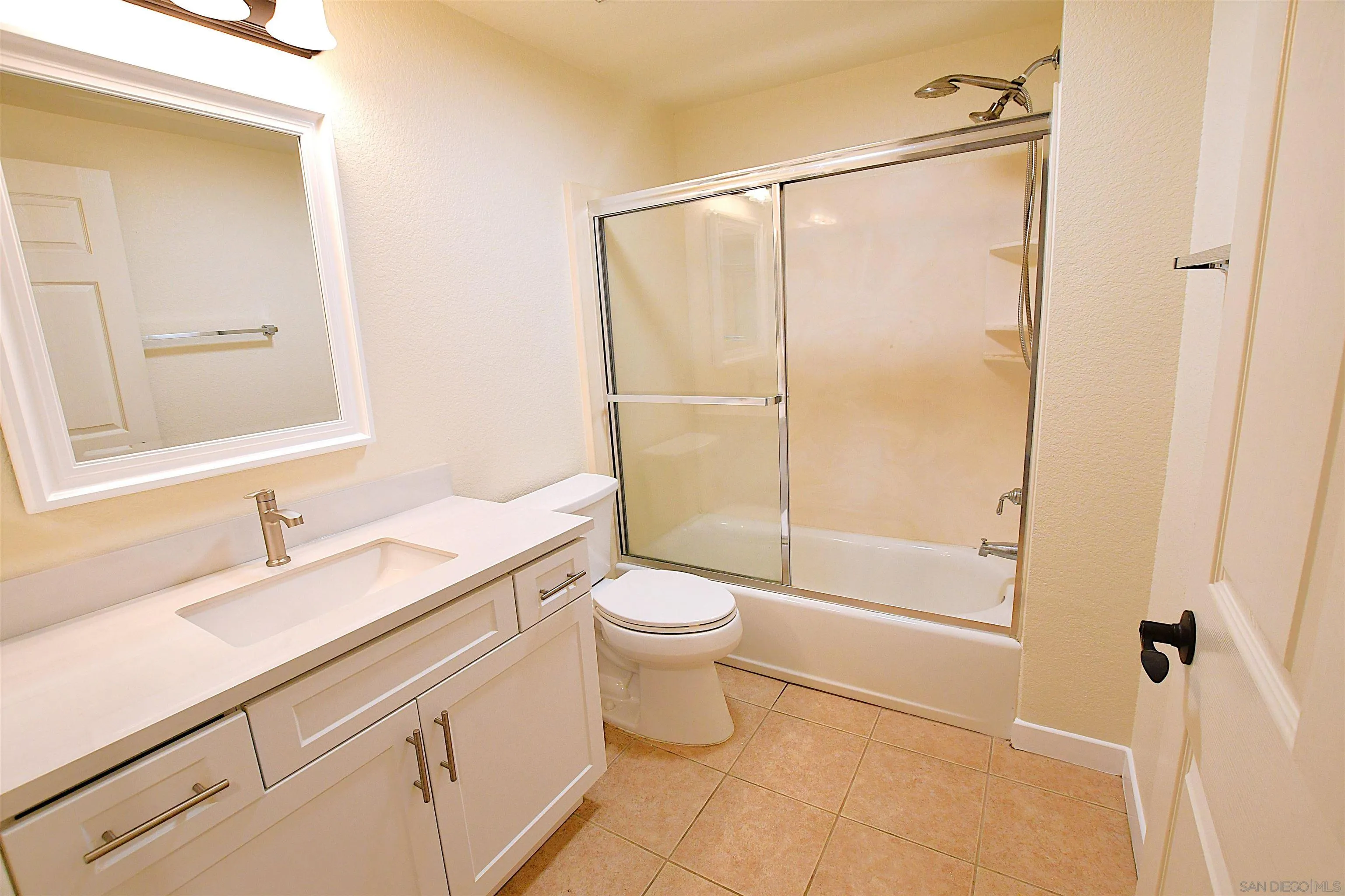 Photo #14: 260012426 Listing: Photo #14