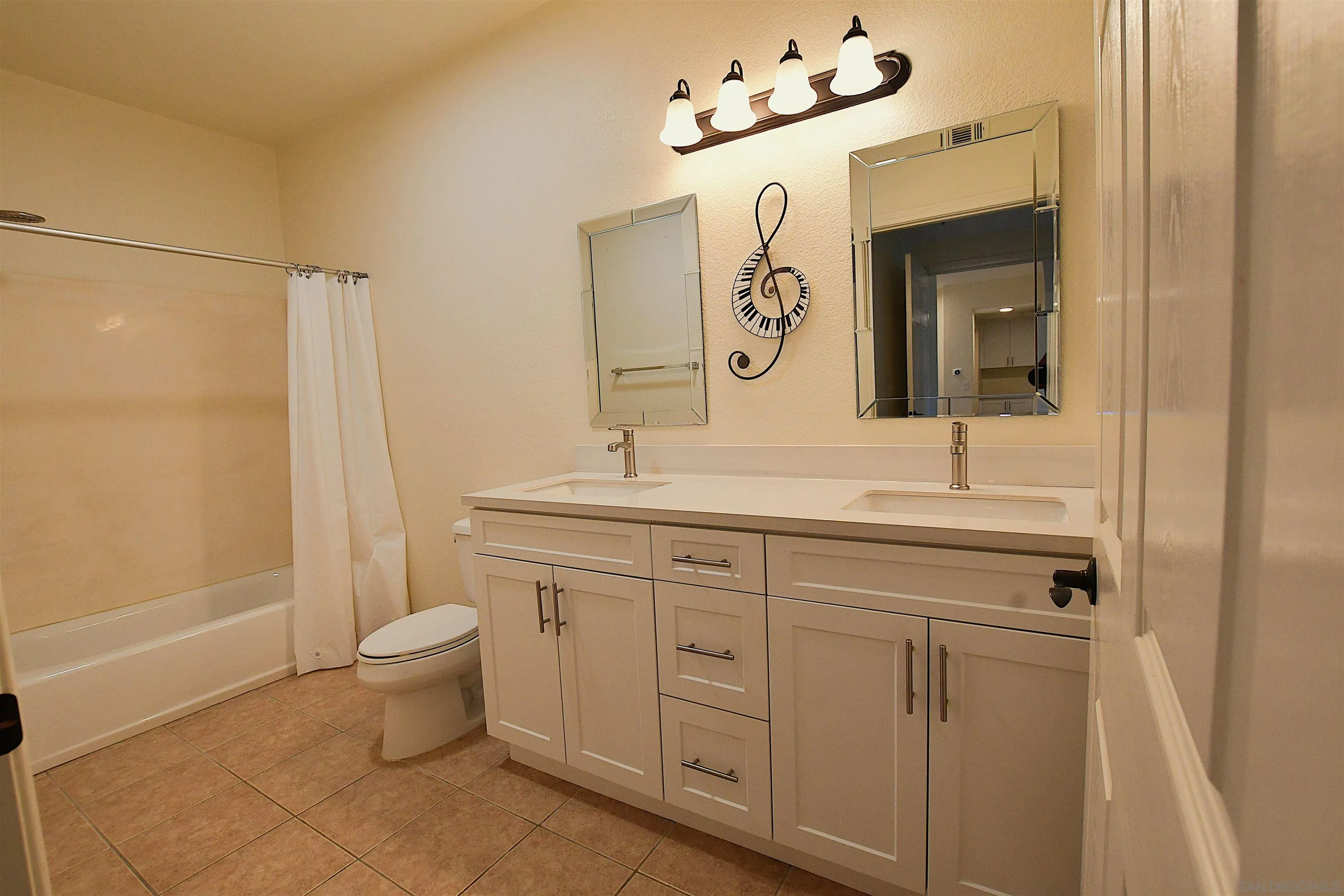 https://cdn.realtyfeed.com/cdn/127/260012426/23627fec7af532aedc6c83b94b29ff3f.webp
