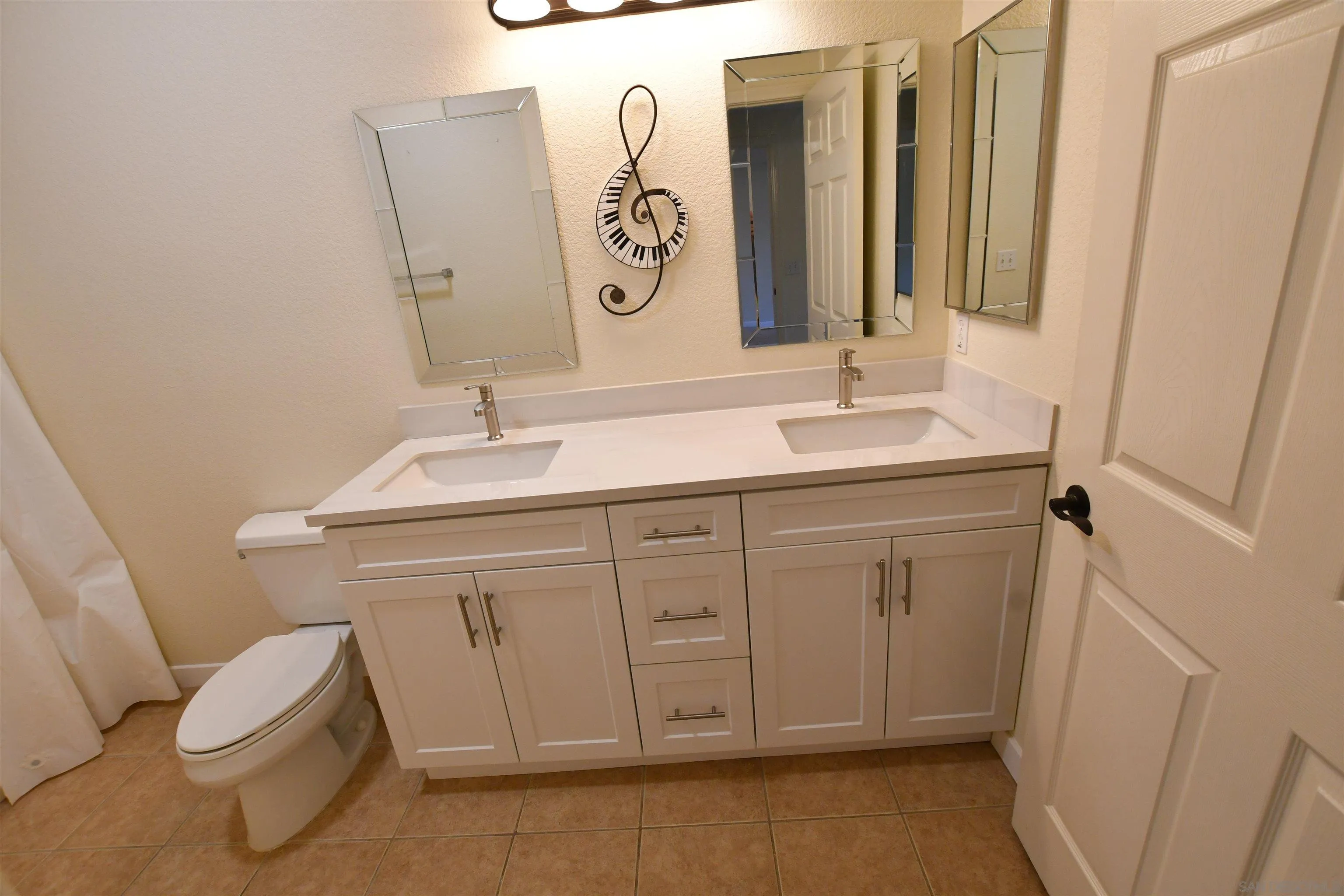 https://cdn.realtyfeed.com/cdn/127/260012426/2aa1ff5fff36130fef3dc875e151534e.webp