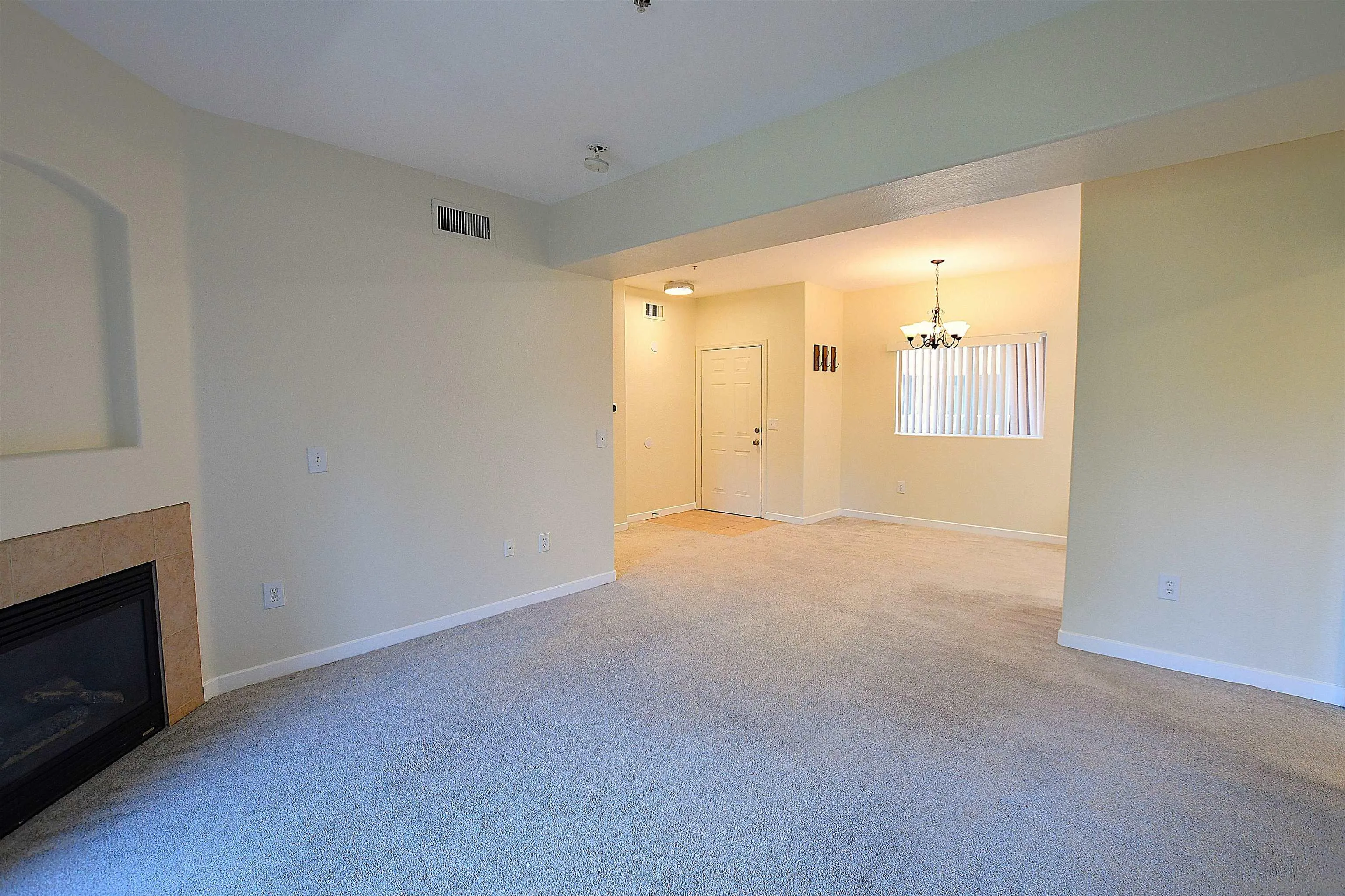 https://cdn.realtyfeed.com/cdn/127/260012426/ed543cc83c1f4893d5be70018e6a724e.webp