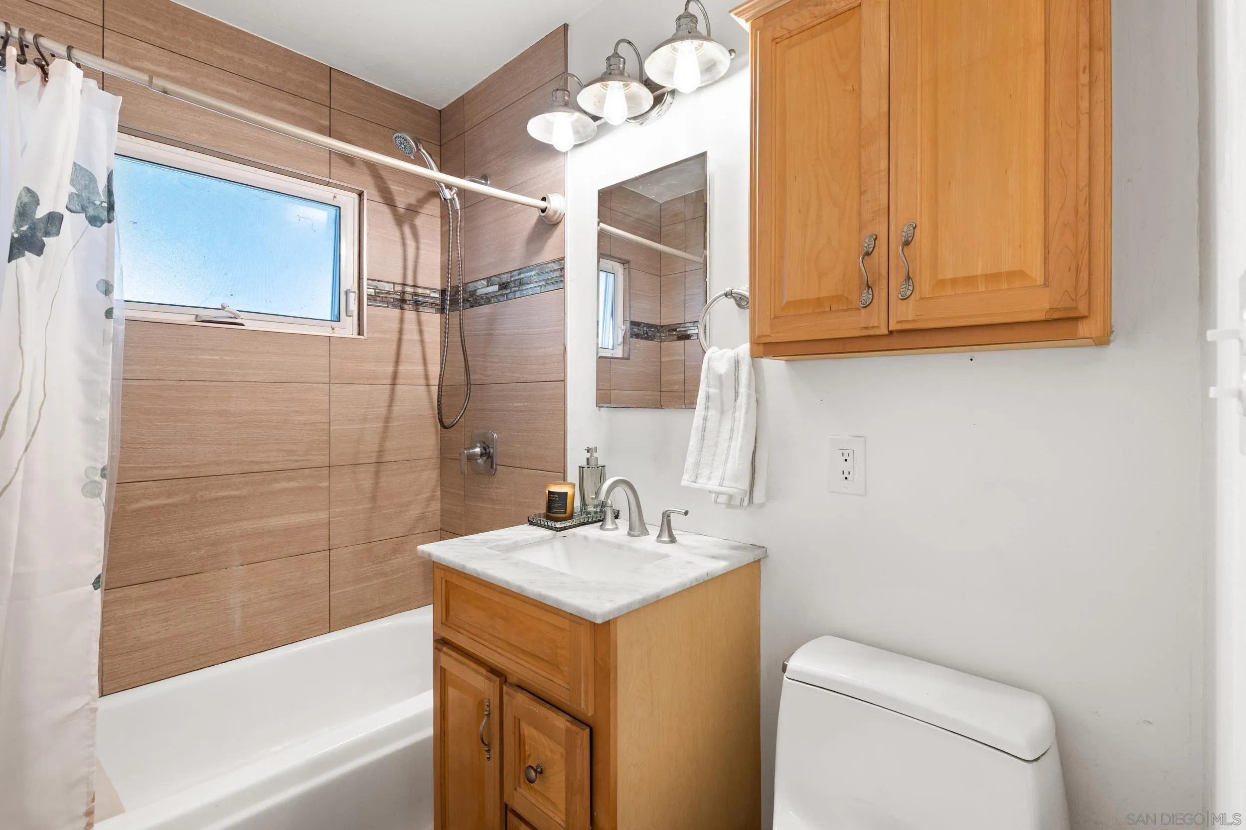 https://cdn.realtyfeed.com/cdn/127/260012427/73872de745ef2981bc20f3ff6efccbe0.webp