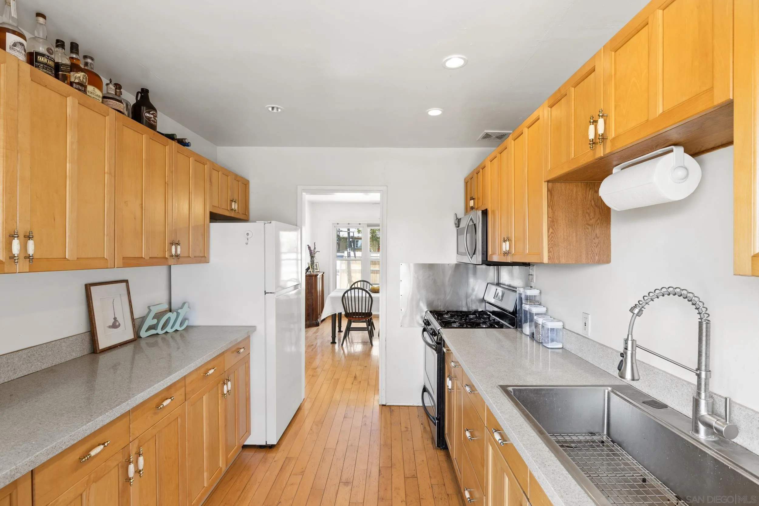 https://cdn.realtyfeed.com/cdn/127/260012427/dedc549549d4aaa9494d3c3ca2e40551.webp
