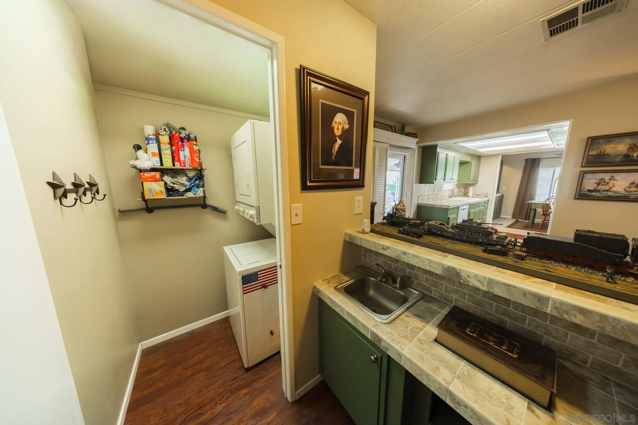 https://cdn.realtyfeed.com/cdn/127/260012430/0a5763211f2f94aa5dc0b512d53f9b6b.webp