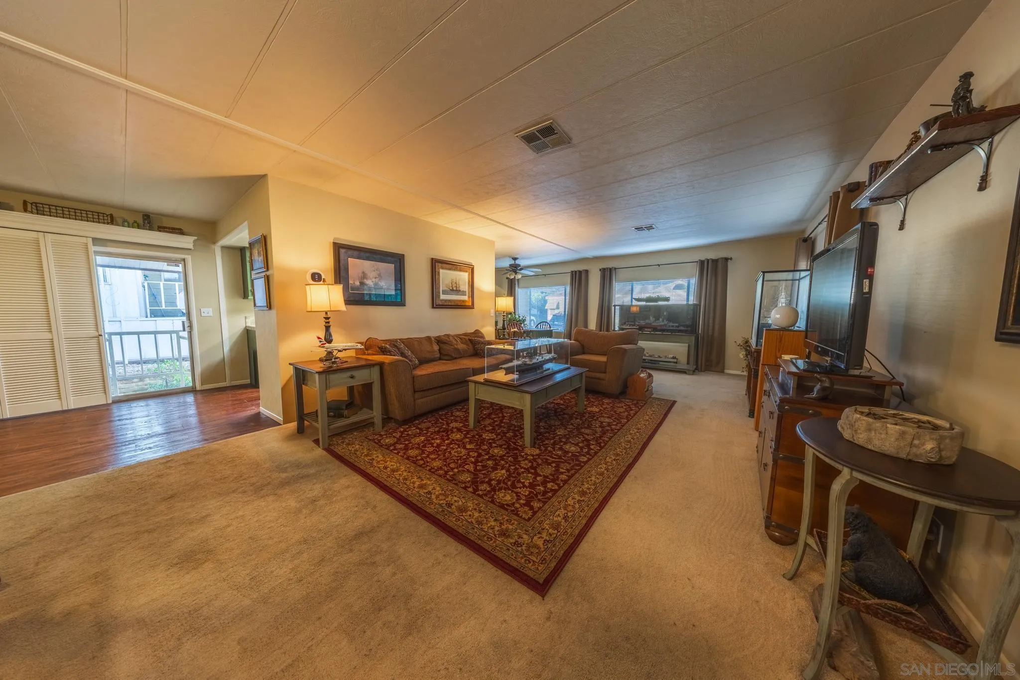 https://cdn.realtyfeed.com/cdn/127/260012430/464d96278a1f4708ef30041d05749988.webp