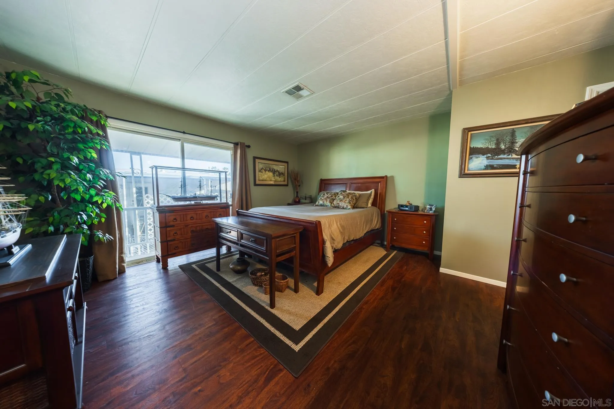 https://cdn.realtyfeed.com/cdn/127/260012430/7fdff91aee026cd08657f806b5cd4ded.webp