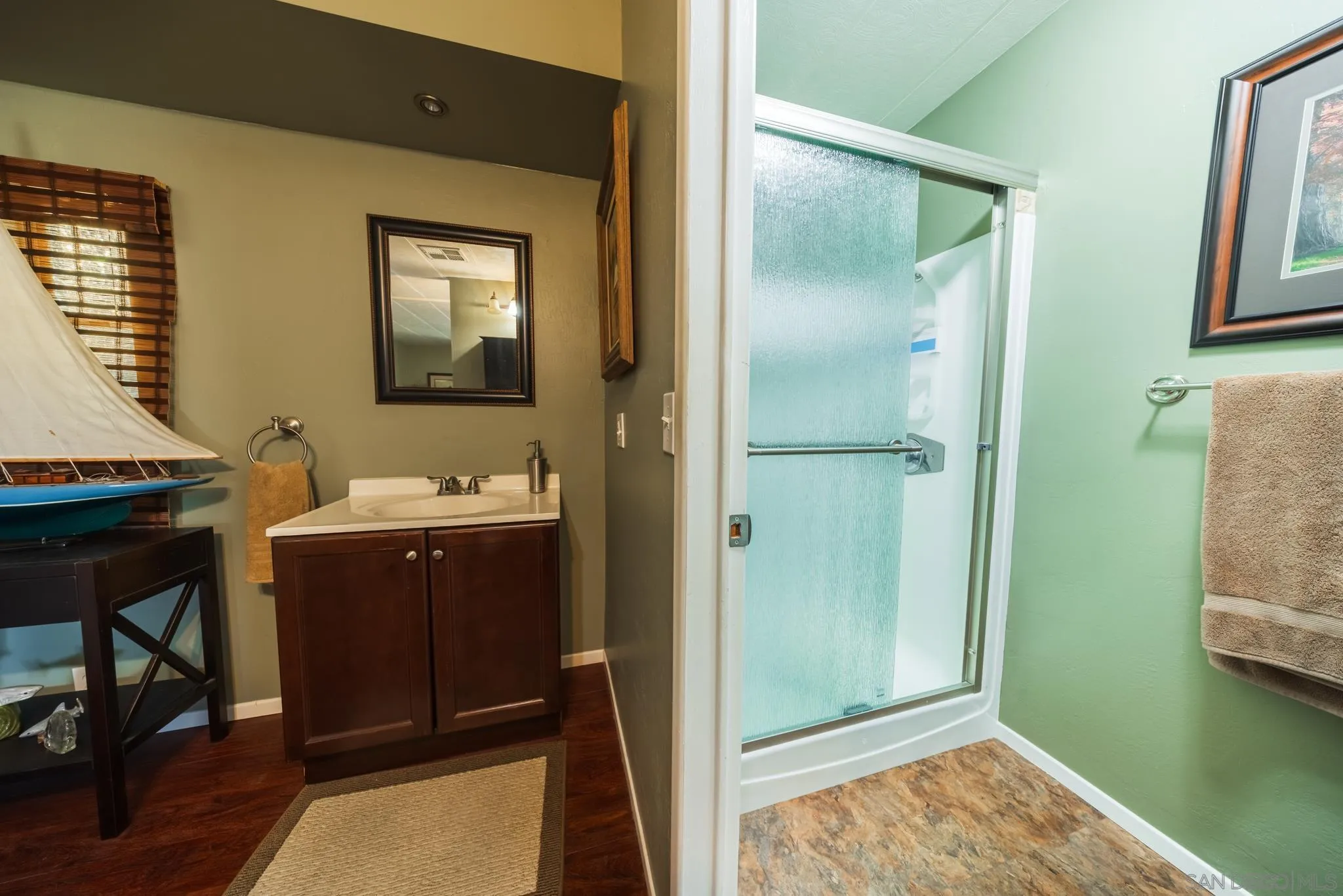https://cdn.realtyfeed.com/cdn/127/260012430/c93dec986c529f1679ab49f1783a823e.webp