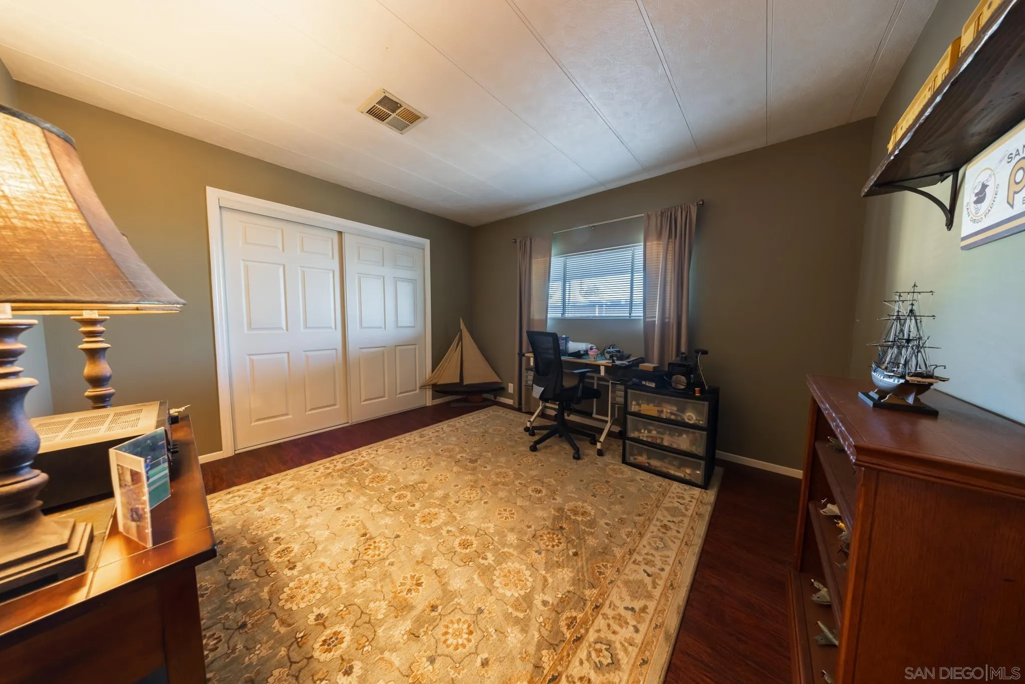 https://cdn.realtyfeed.com/cdn/127/260012430/e9c5485fcee72ac2611bab48592af00e.webp