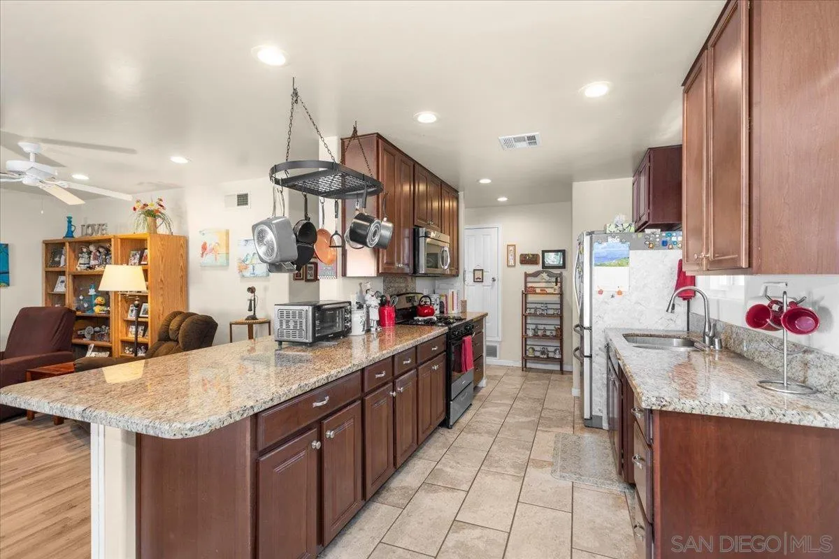 https://cdn.realtyfeed.com/cdn/127/260012431/0bbe250518d368a50a70dc4a1a919ee1.webp