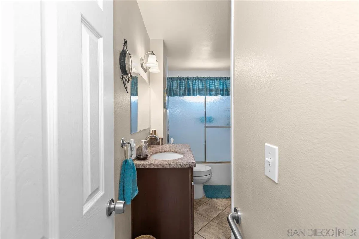 https://cdn.realtyfeed.com/cdn/127/260012431/1b1f93affed274779600a16d3295f800.webp