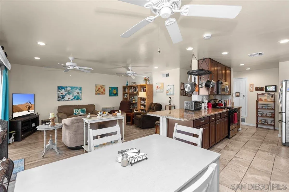 https://cdn.realtyfeed.com/cdn/127/260012431/26ba4dadf1de04e83c303cbd34a177ff.webp