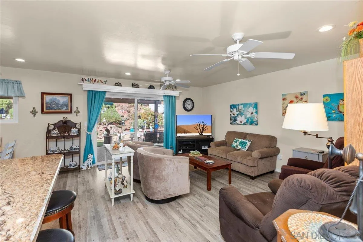https://cdn.realtyfeed.com/cdn/127/260012431/2f011accfcf9493c43e8690aedda1764.webp