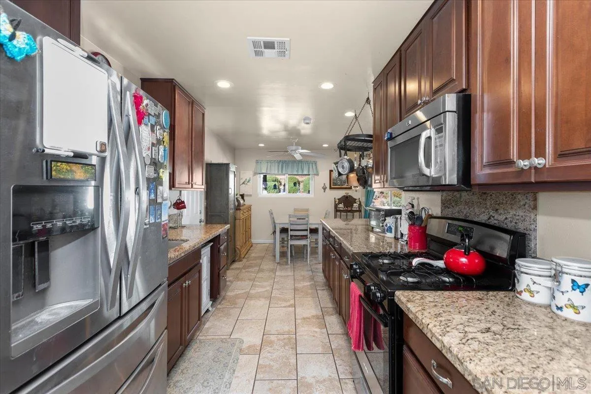 https://cdn.realtyfeed.com/cdn/127/260012431/604cb714b532d81f267875097f403784.webp