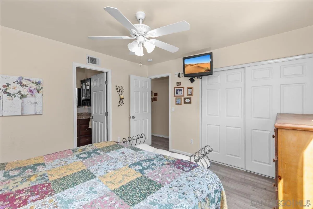 https://cdn.realtyfeed.com/cdn/127/260012431/74f9e6e39620297ac8d5edf949bd5cfc.webp