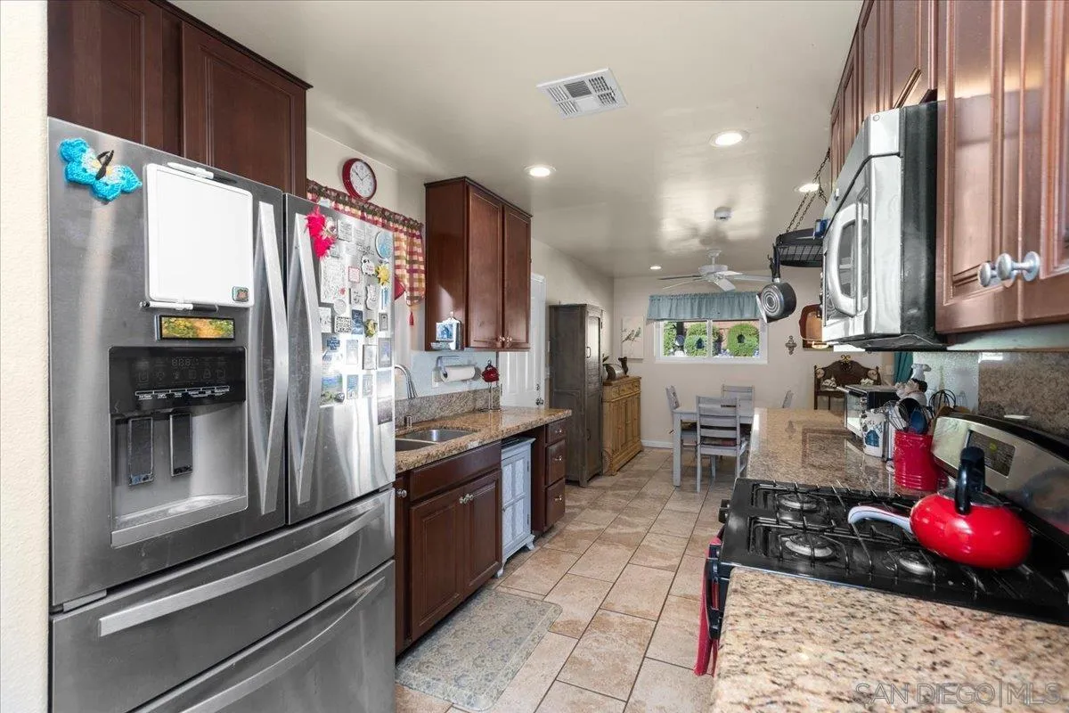 https://cdn.realtyfeed.com/cdn/127/260012431/a4e5127a8ce4f43eaa71cc28bdc6690b.webp