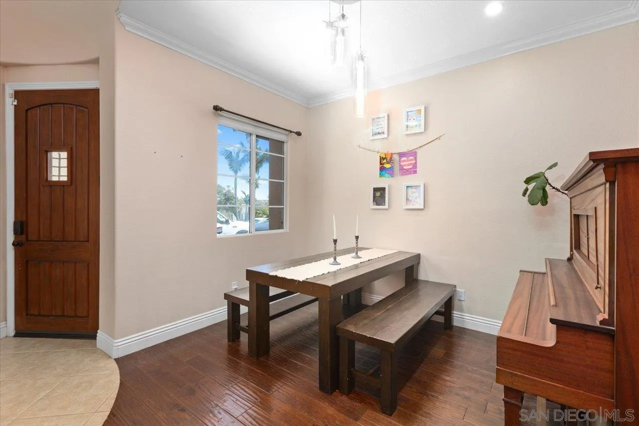 https://cdn.realtyfeed.com/cdn/127/260012433/187d2e671dd4dd6867e42b2ce11a398e.webp