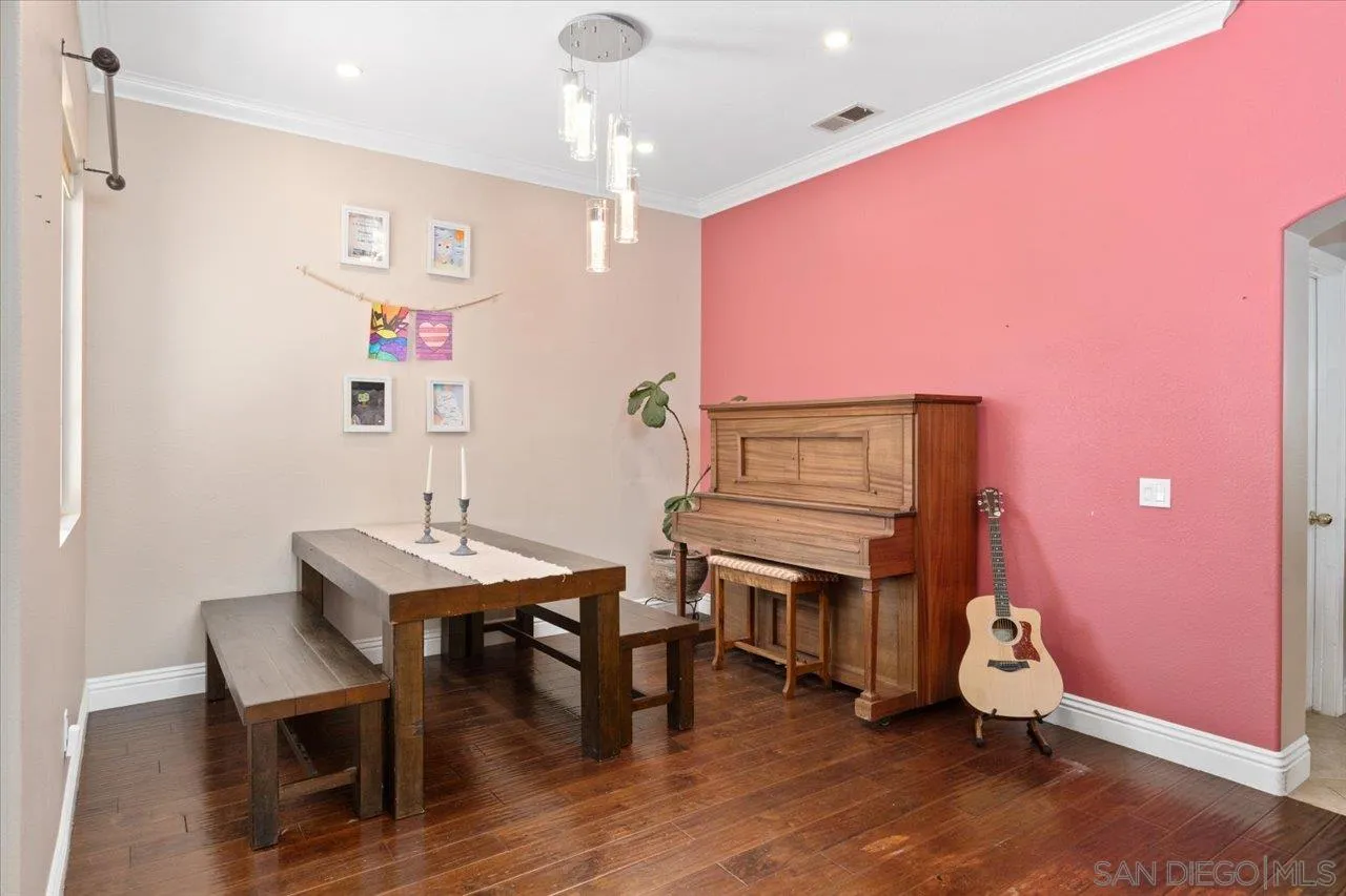 https://cdn.realtyfeed.com/cdn/127/260012433/1ab46668f7d0c2a6a9d51fa3d761b2a8.webp