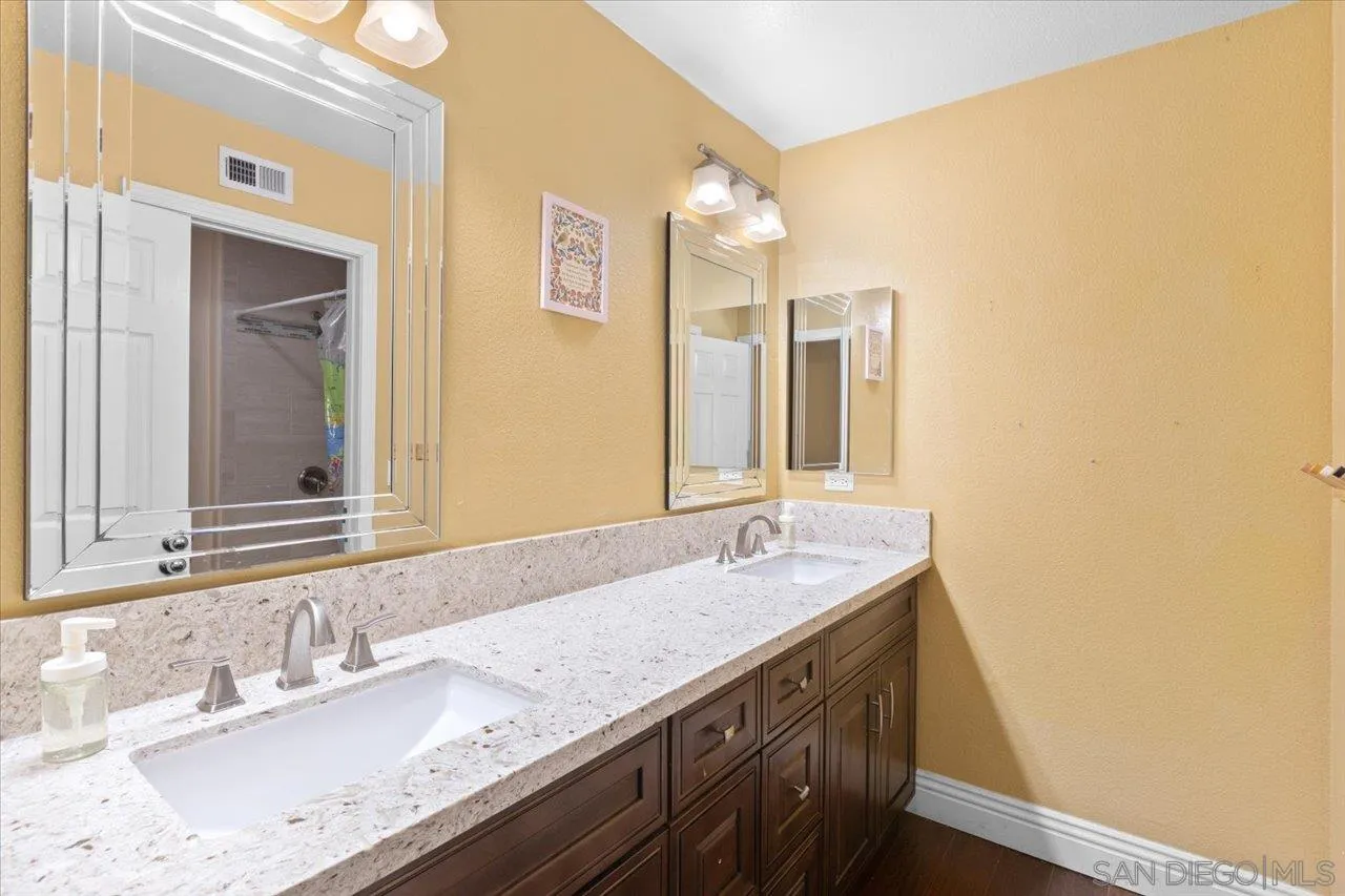 https://cdn.realtyfeed.com/cdn/127/260012433/48debd7fe751fa50d1dc17ec0f1d6ebb.webp