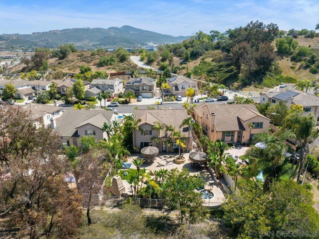 https://cdn.realtyfeed.com/cdn/127/260012433/55f15f905e136e460c41198179ab012f.webp