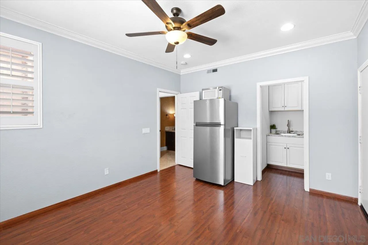 https://cdn.realtyfeed.com/cdn/127/260012433/72e104c2638b16da711fb073f59de6bc.webp