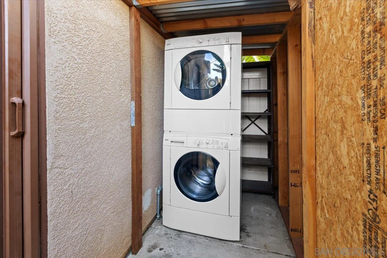 https://cdn.realtyfeed.com/cdn/127/260012433/7f8a4f221005c4217e2abd90b7be3377.webp