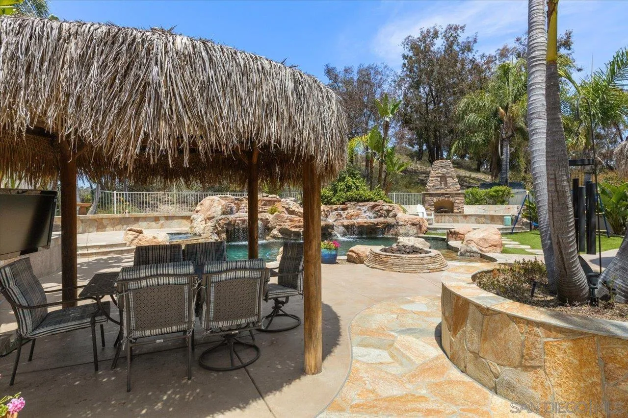 https://cdn.realtyfeed.com/cdn/127/260012433/bb0e769f0215d3830e3f474071151ceb.webp