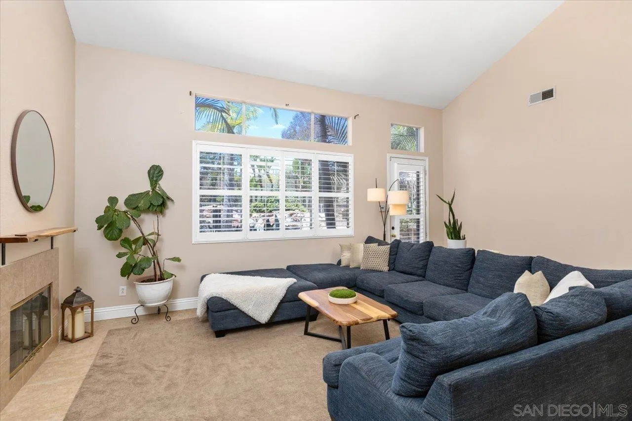 https://cdn.realtyfeed.com/cdn/127/260012433/c11c7a519636bf547ebc9ab20d6aab2f.webp