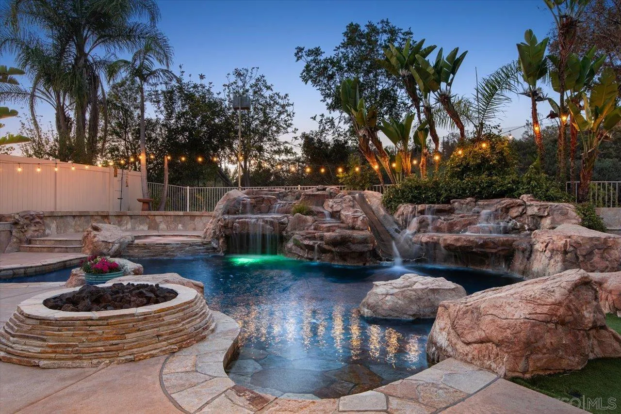 https://cdn.realtyfeed.com/cdn/127/260012433/cdc39b0c4f5653fe9ba4902b8966fcfe.webp