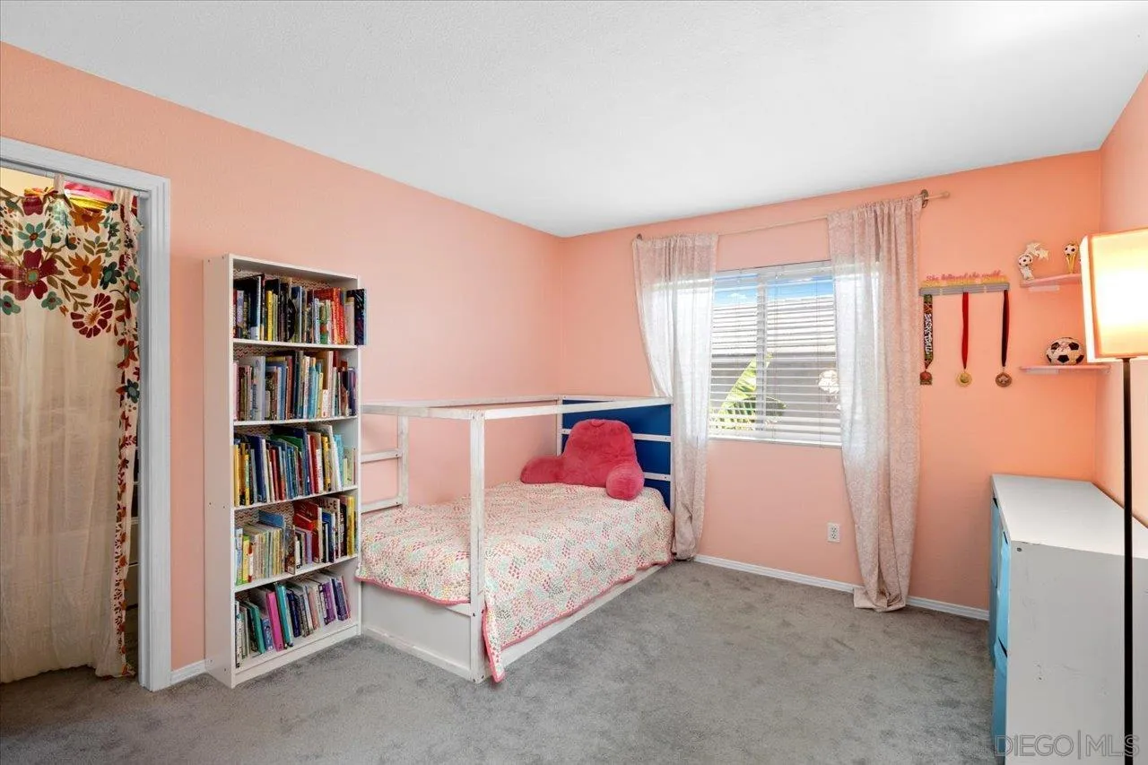 https://cdn.realtyfeed.com/cdn/127/260012433/d31d5af109361a1efad9c46c63da779a.webp