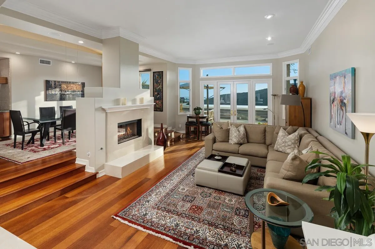 https://cdn.realtyfeed.com/cdn/127/260012438/0c33c104b7965e4dd3105992a39757c7.webp