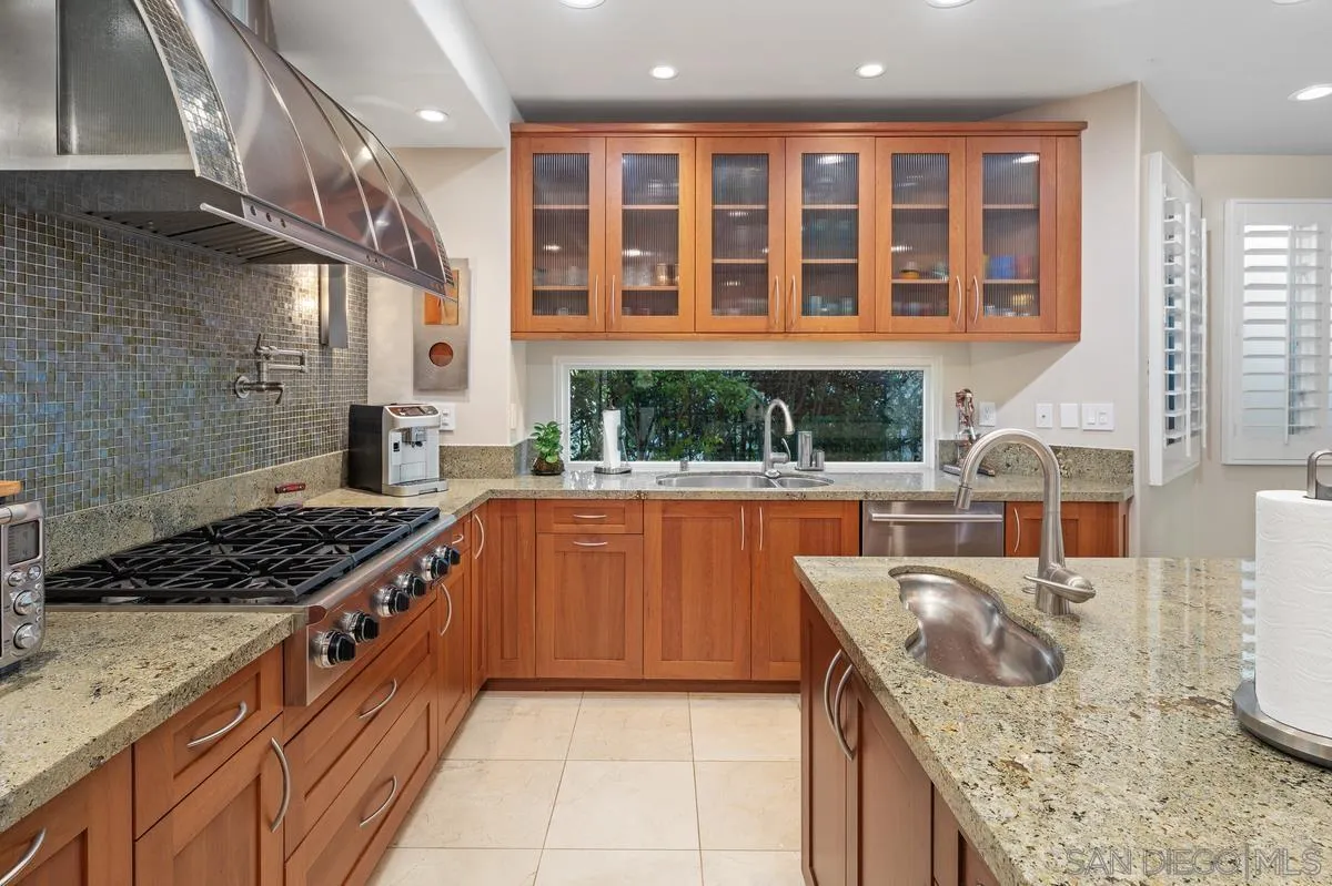 https://cdn.realtyfeed.com/cdn/127/260012438/131d4b566d84717b9334192d51d16884.webp