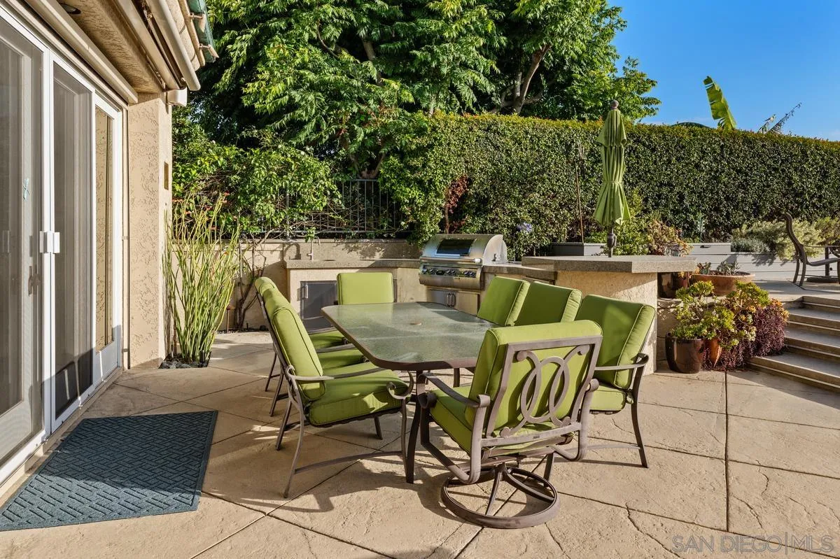 https://cdn.realtyfeed.com/cdn/127/260012438/1d9e8171323fe553f3240b48f7b7527d.webp