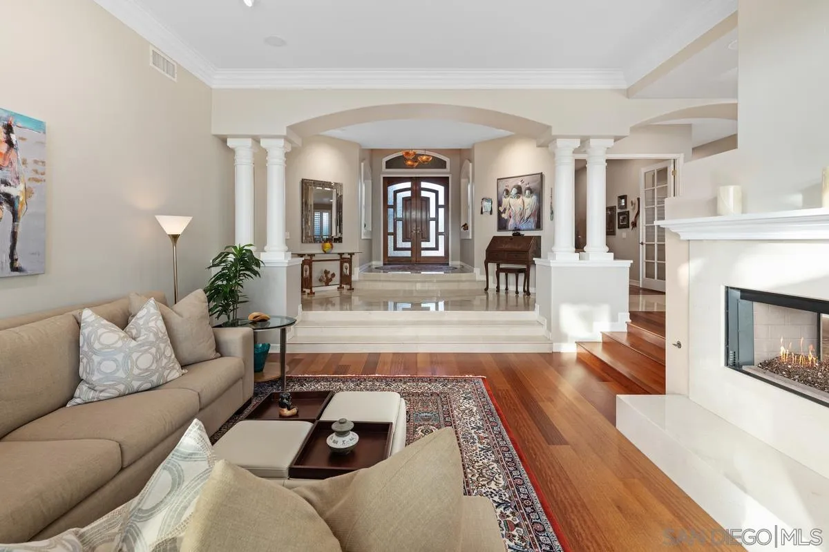 https://cdn.realtyfeed.com/cdn/127/260012438/3ff6bcb339b7271f983998c12494d0d3.webp