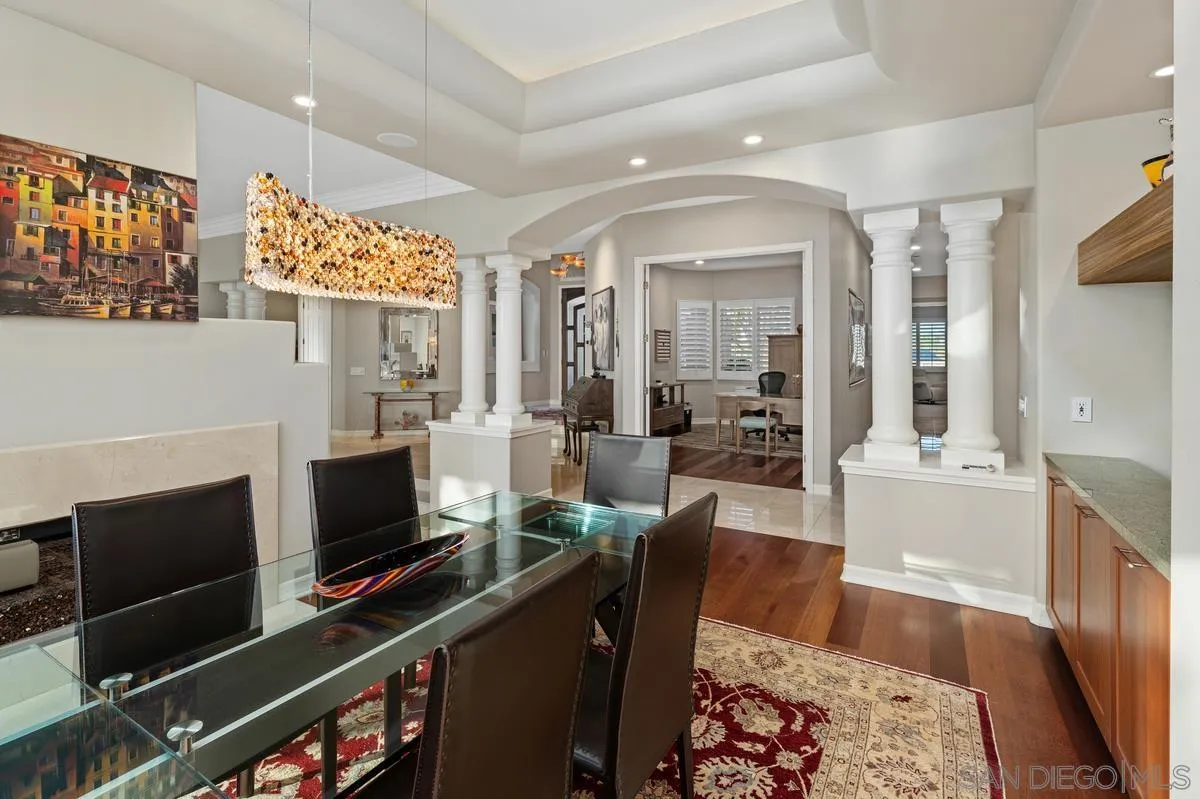 https://cdn.realtyfeed.com/cdn/127/260012438/8f15b875152e21596c0e6ba37007fbfd.webp