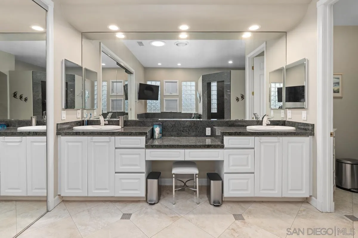 https://cdn.realtyfeed.com/cdn/127/260012438/9ad0a177a64072dc4f3d491329d1d454.webp