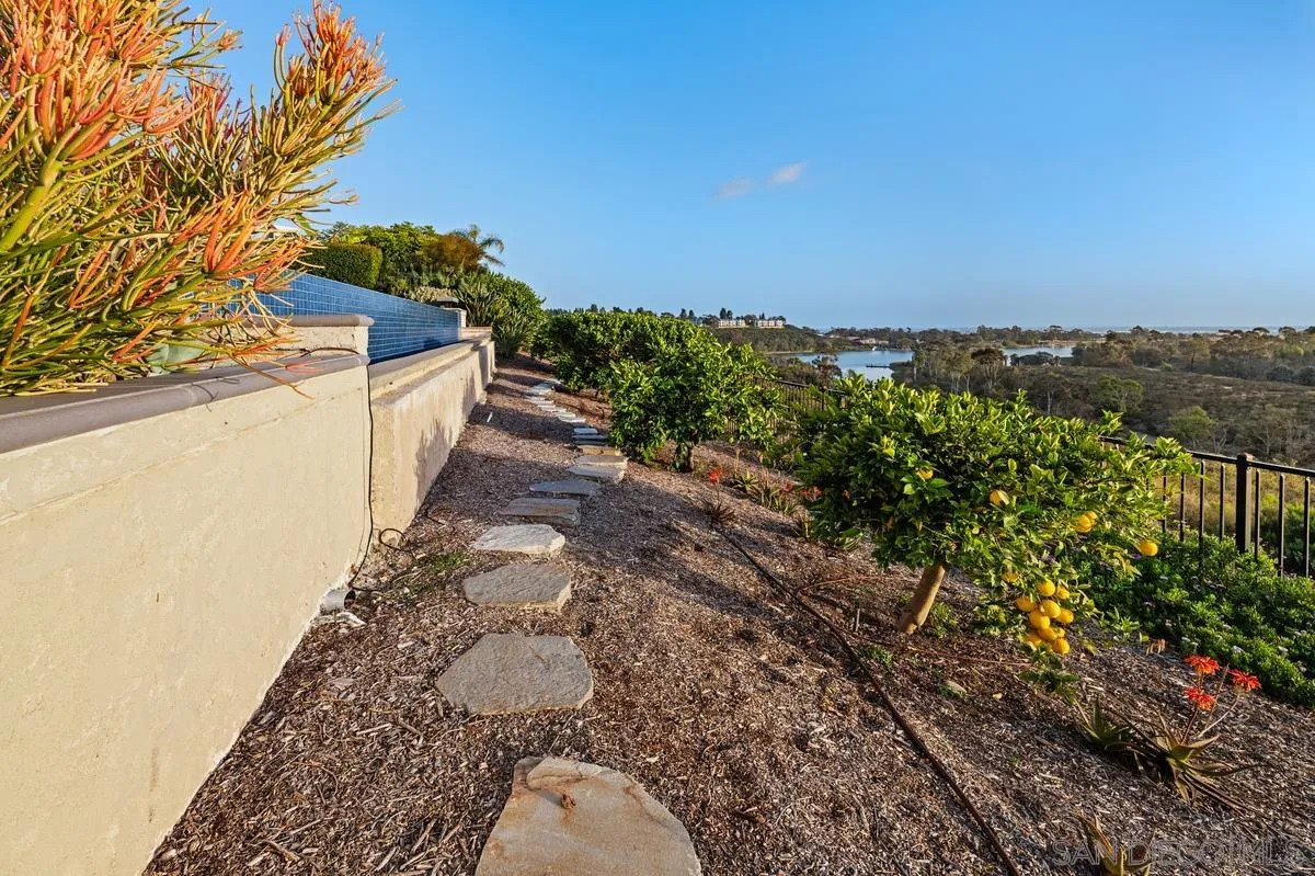 https://cdn.realtyfeed.com/cdn/127/260012438/a6221d4fbf85e718d4d9aaaf8b0f6dbb.webp