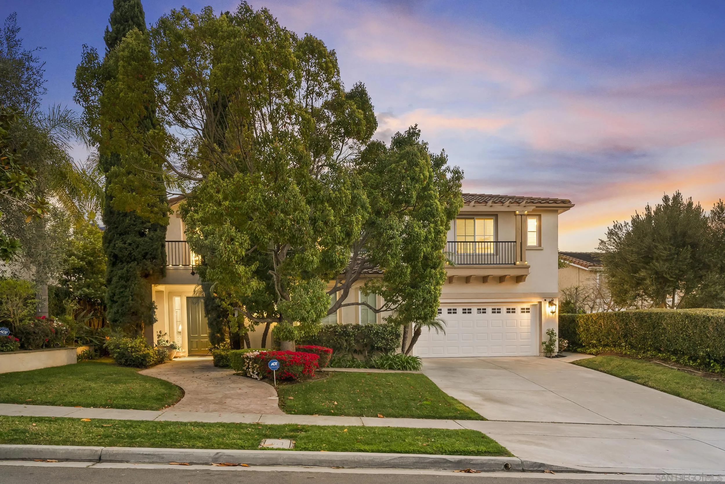 https://cdn.realtyfeed.com/cdn/127/260012440/0c5a91400430b215cc71d9e9b781d642.webp