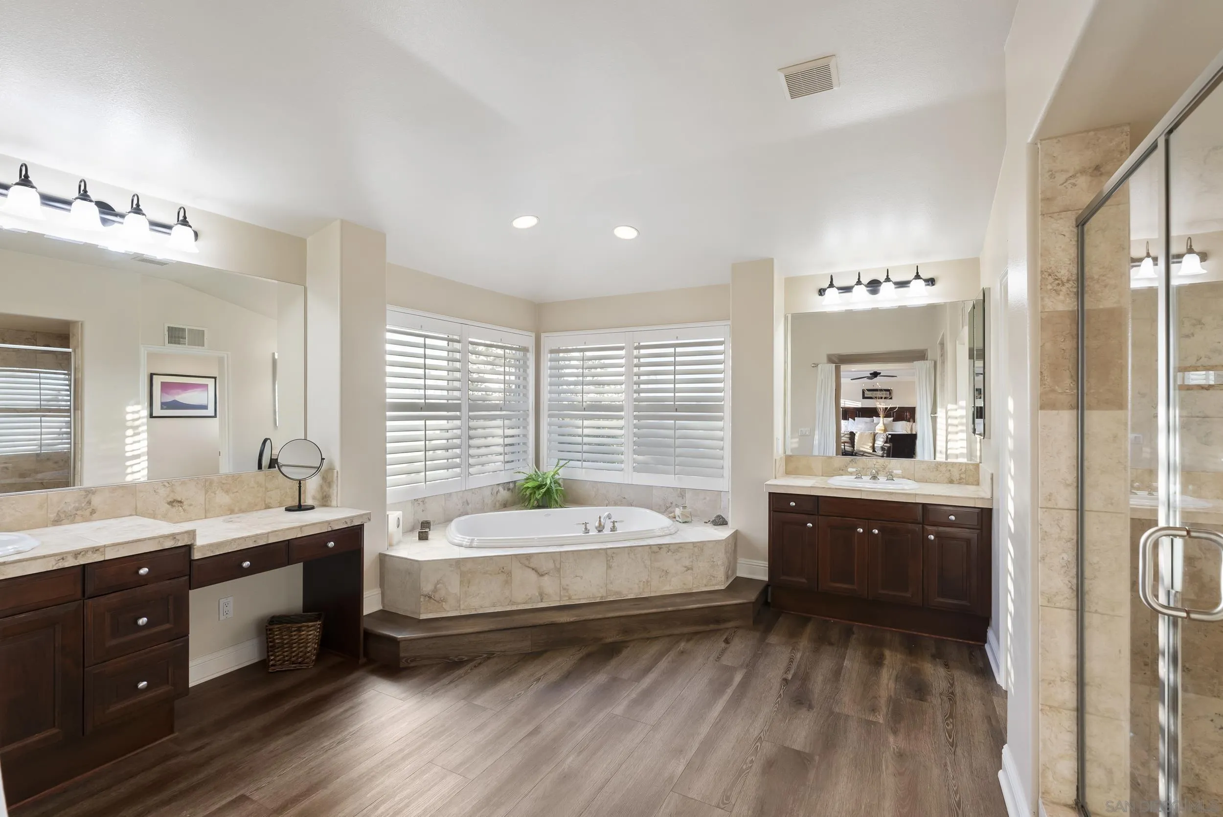 https://cdn.realtyfeed.com/cdn/127/260012440/5de277a77080a09a2412b5894454cbe8.webp