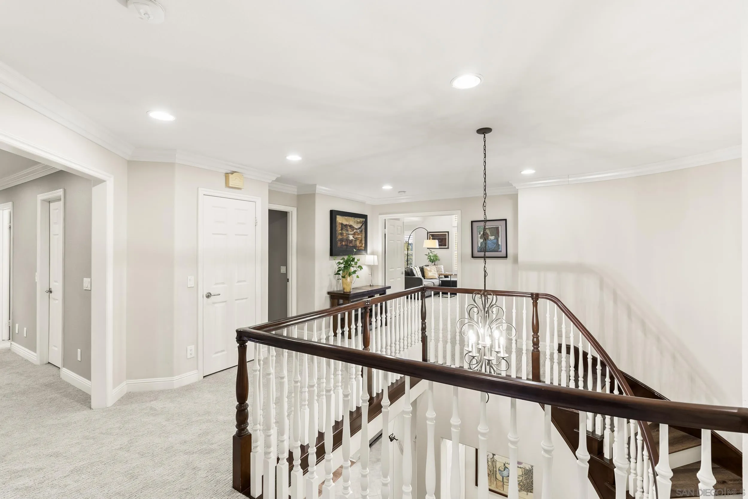 https://cdn.realtyfeed.com/cdn/127/260012440/69109a55075b25d32b2b38f8c46f30e3.webp