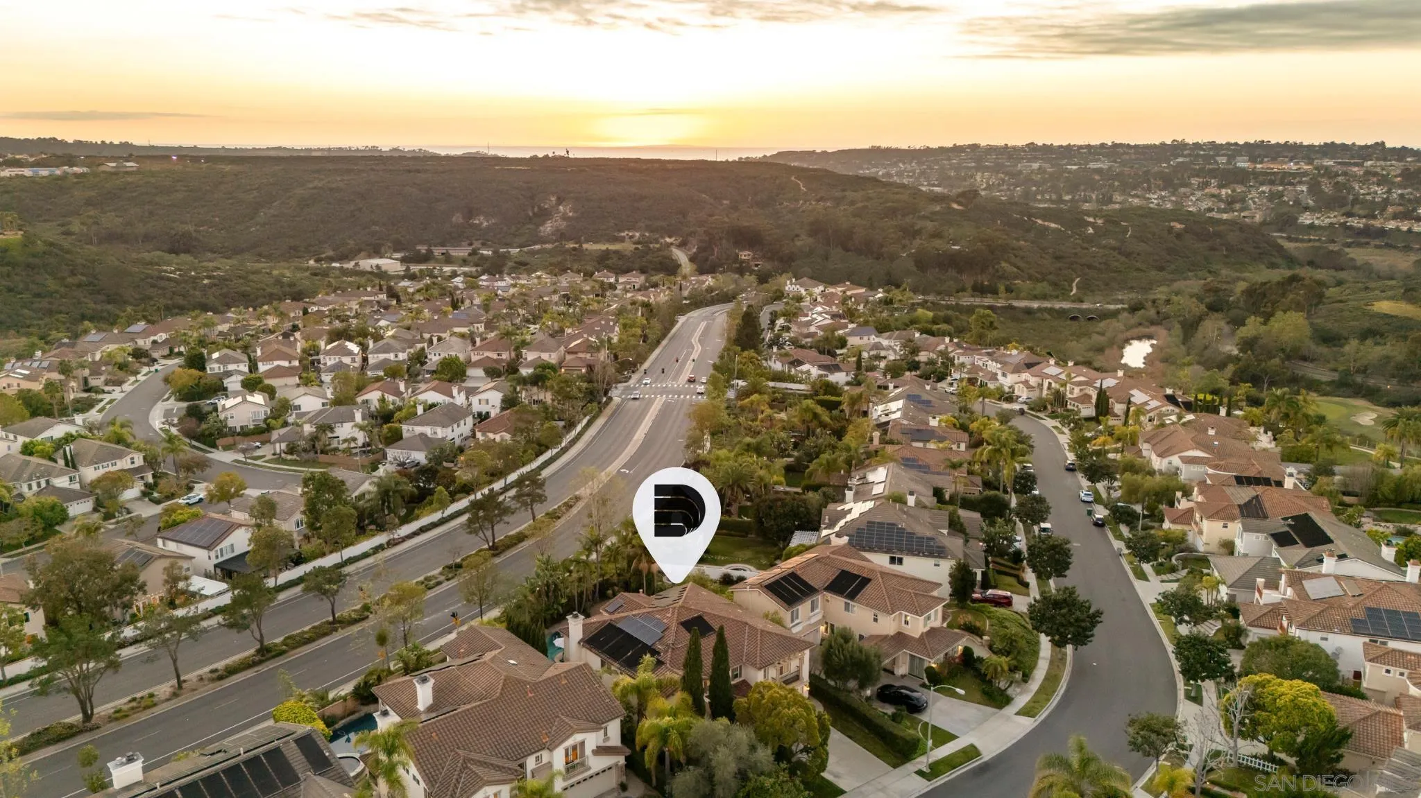 https://cdn.realtyfeed.com/cdn/127/260012440/832a8036f988237e594e5ee06236c2b4.webp
