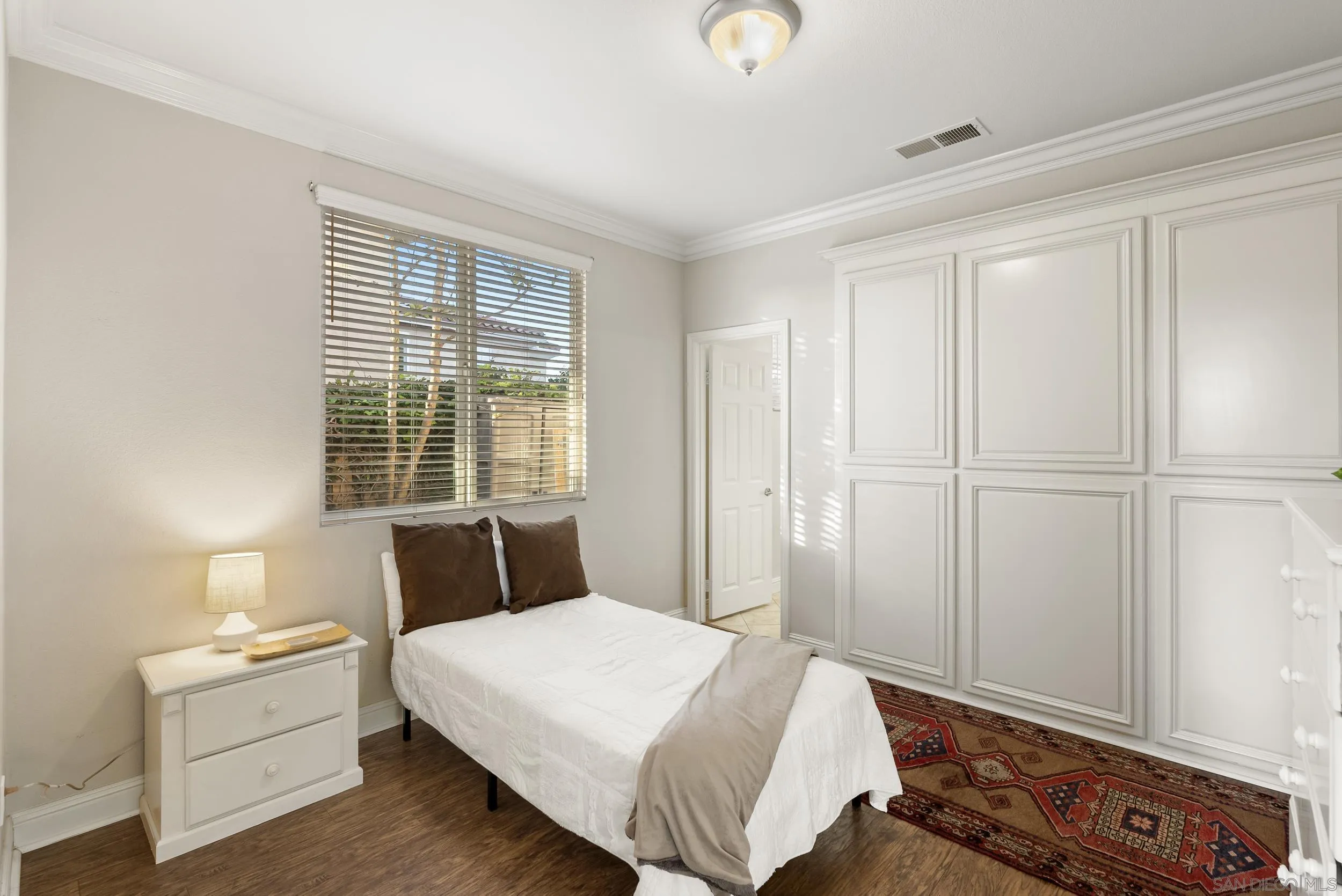https://cdn.realtyfeed.com/cdn/127/260012440/9eef9fb101d7f5a6b07c93bb82adca98.webp