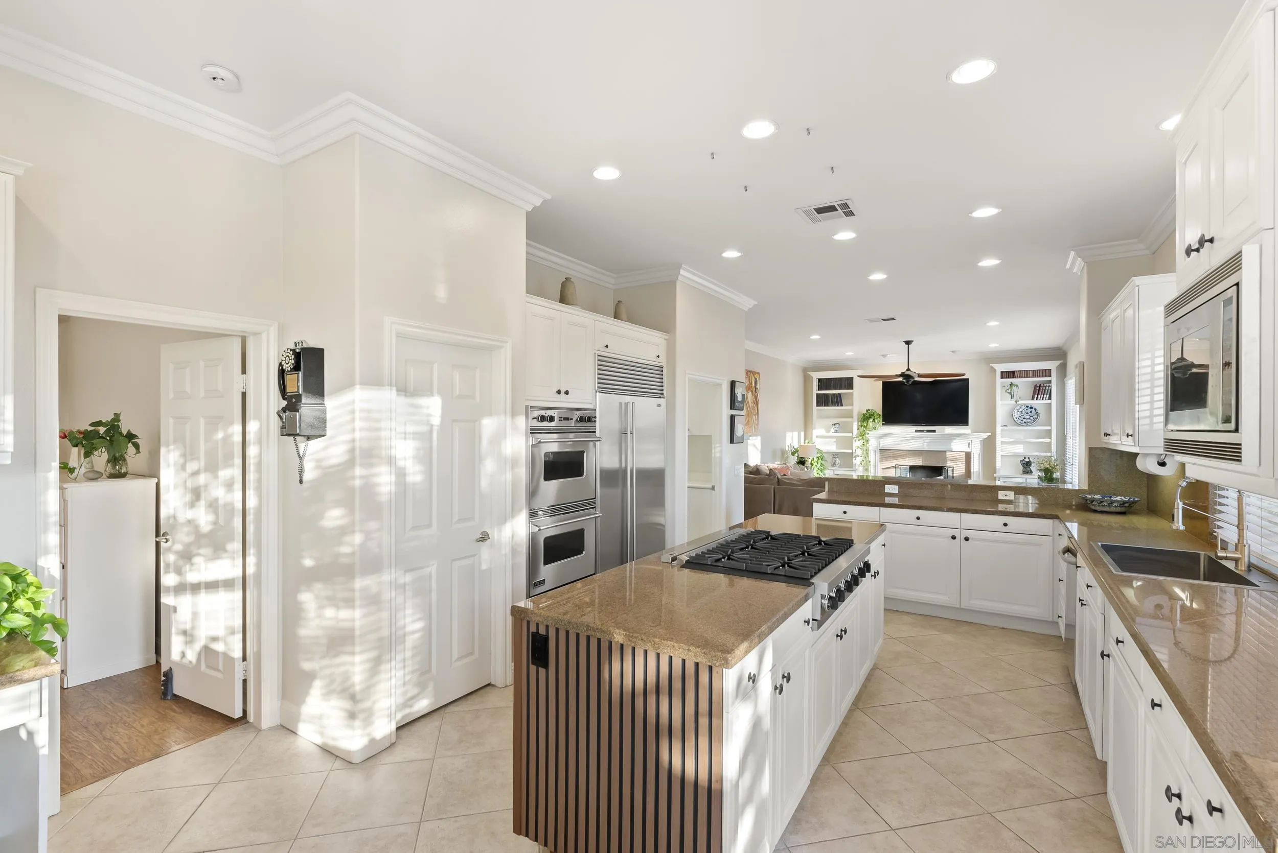https://cdn.realtyfeed.com/cdn/127/260012440/b88ee47689dc86cf82075cd83232f725.webp