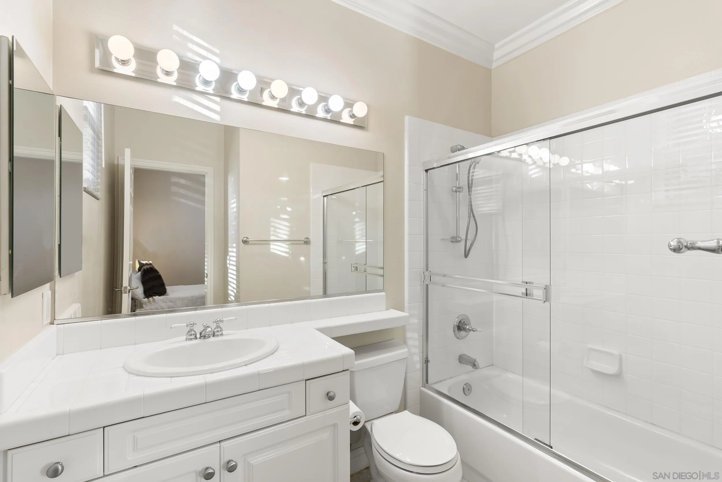 https://cdn.realtyfeed.com/cdn/127/260012440/f07d534585eb70e8fc16b3e0394a6fd6.webp